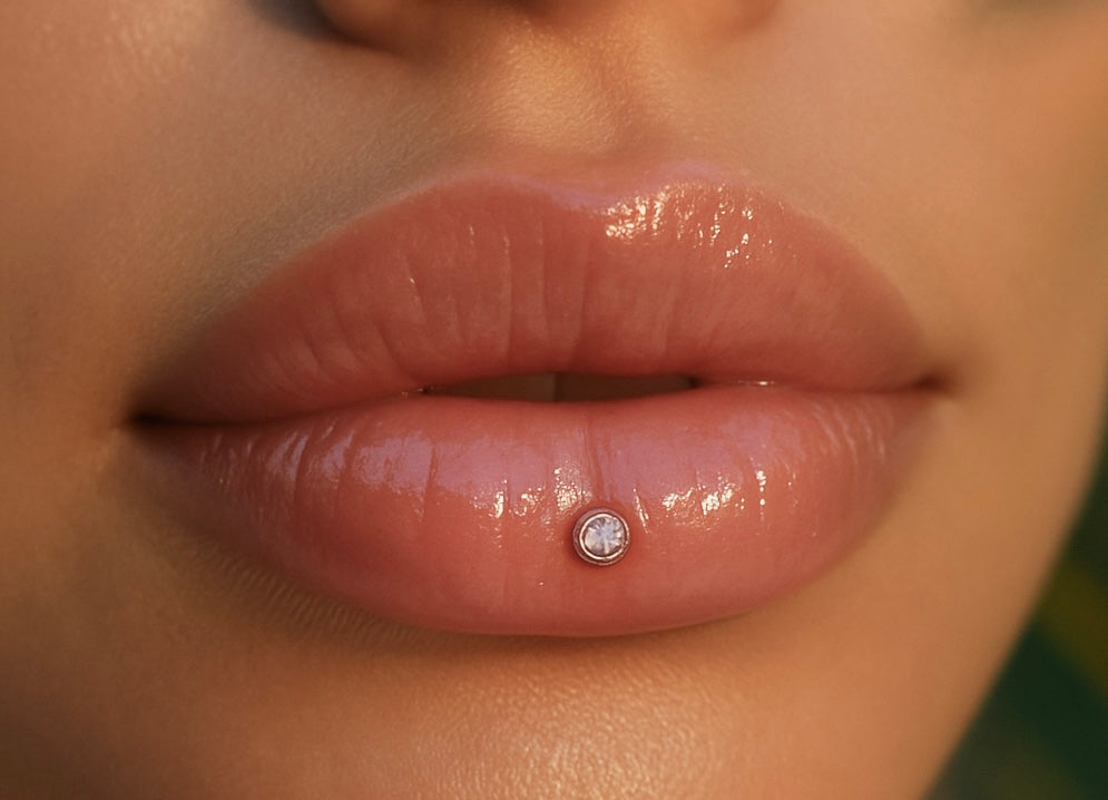 I piercing alle labbra rovinano i denti?